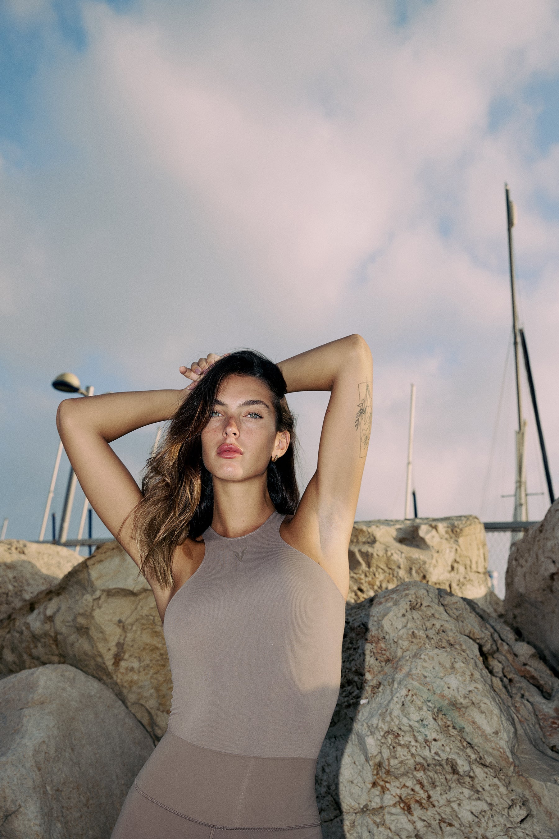 בגד גוף SEAMLESS - Tan