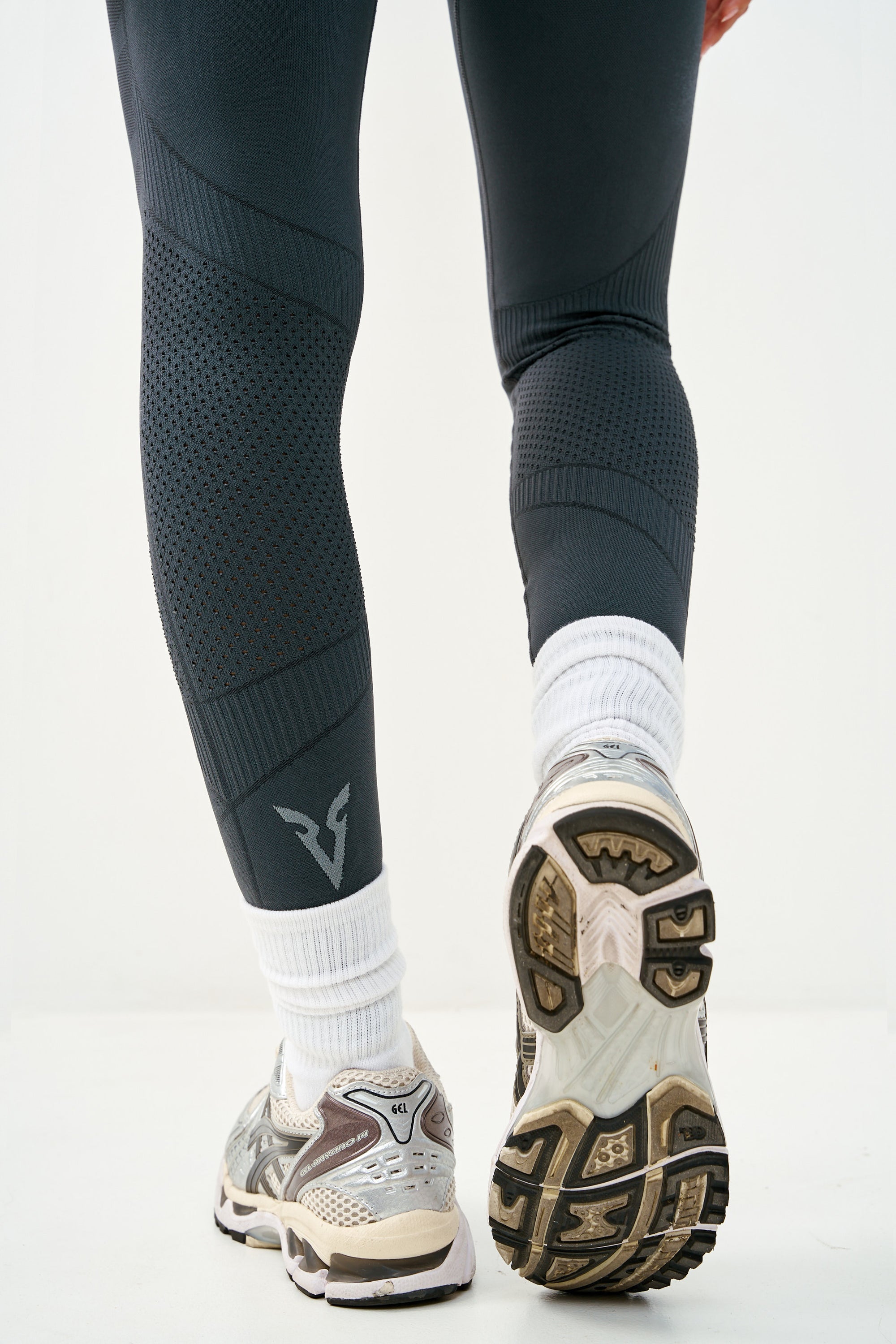 טייץ SEAMLESS - Dark Gray