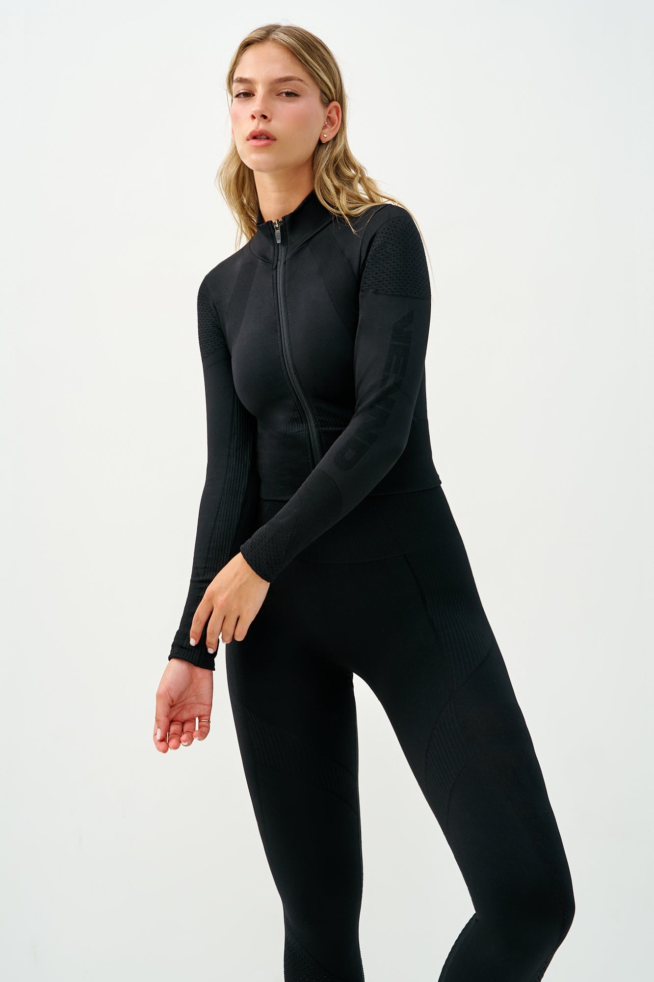 CROPPED JACKET SEAMLESS - Black